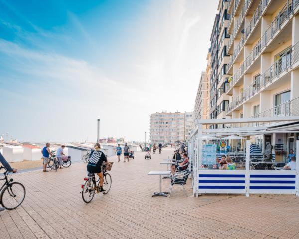 2 Slaapkamer Appartement Op De Zeedijk Van Oostende. ภายนอก รูปภาพ